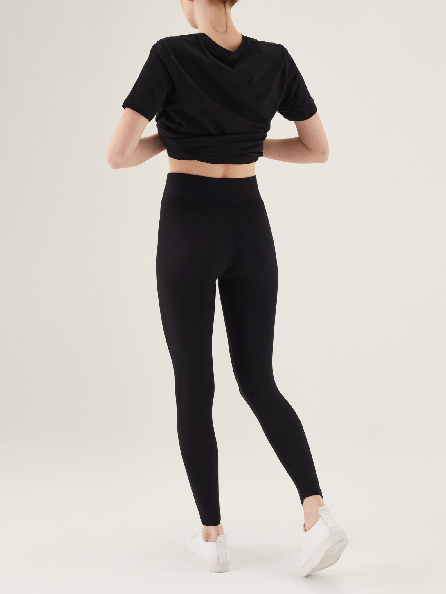https://nublik.com/cdn/shop/products/high-waist-bamboo-leggings-black-02-scaled_2048x2048.jpg?v=1647863796